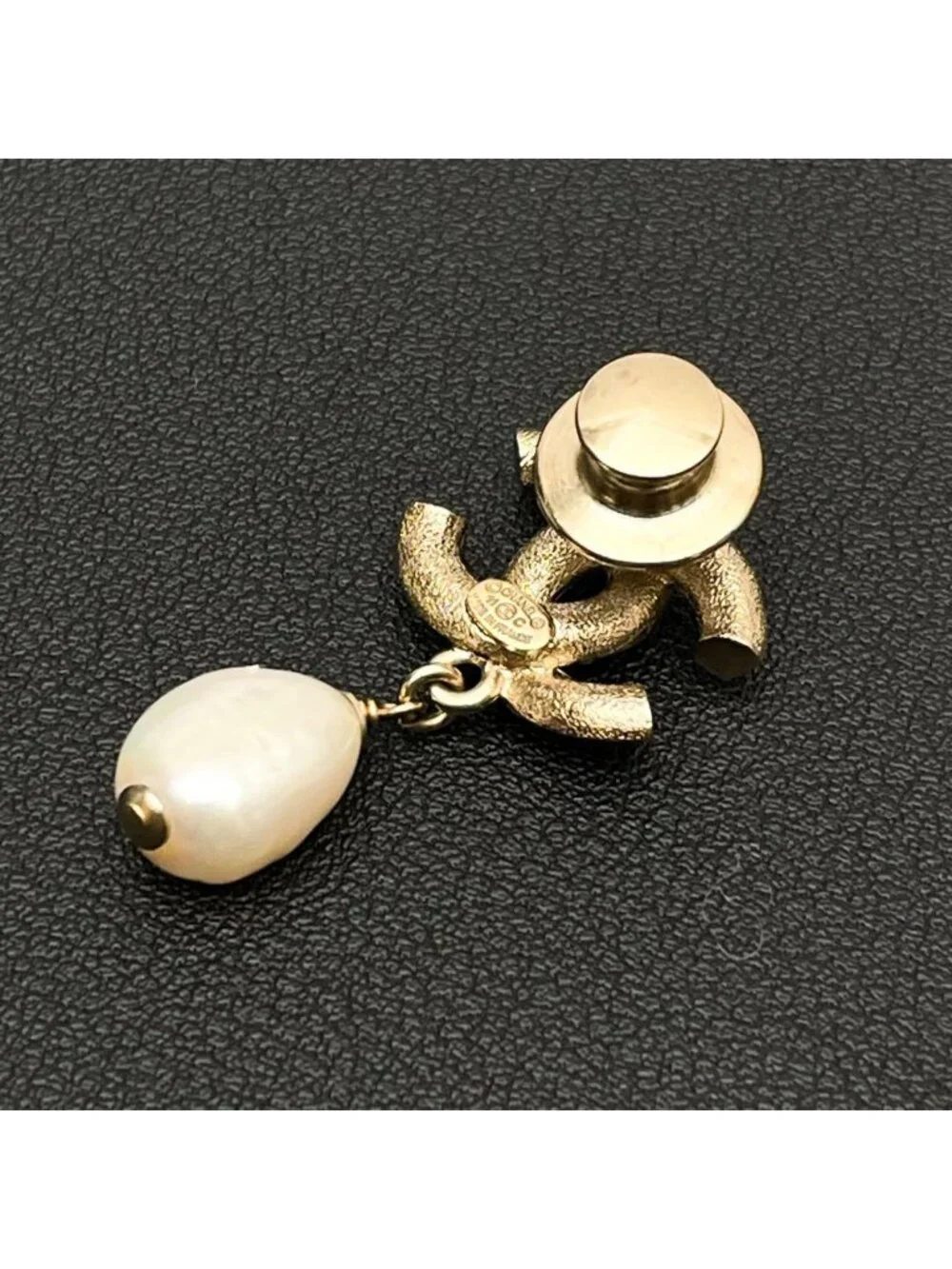 Chanel CC Logo Brooch 11c Rhinestone Gold Pearl